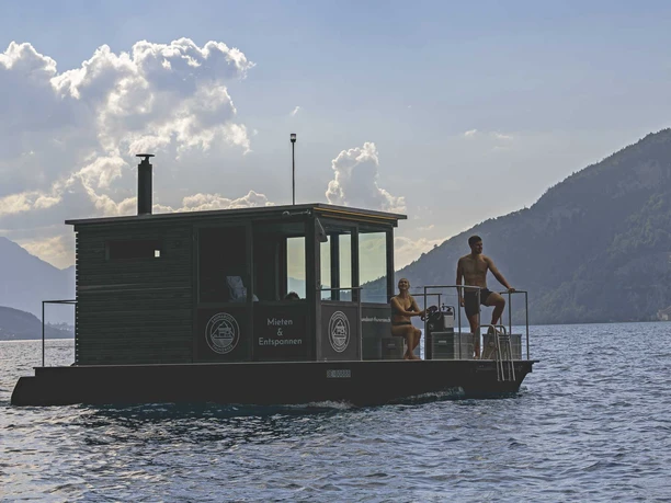 saunaboot-thunersee-paar-genuss-wolken-wellbeing.jpg