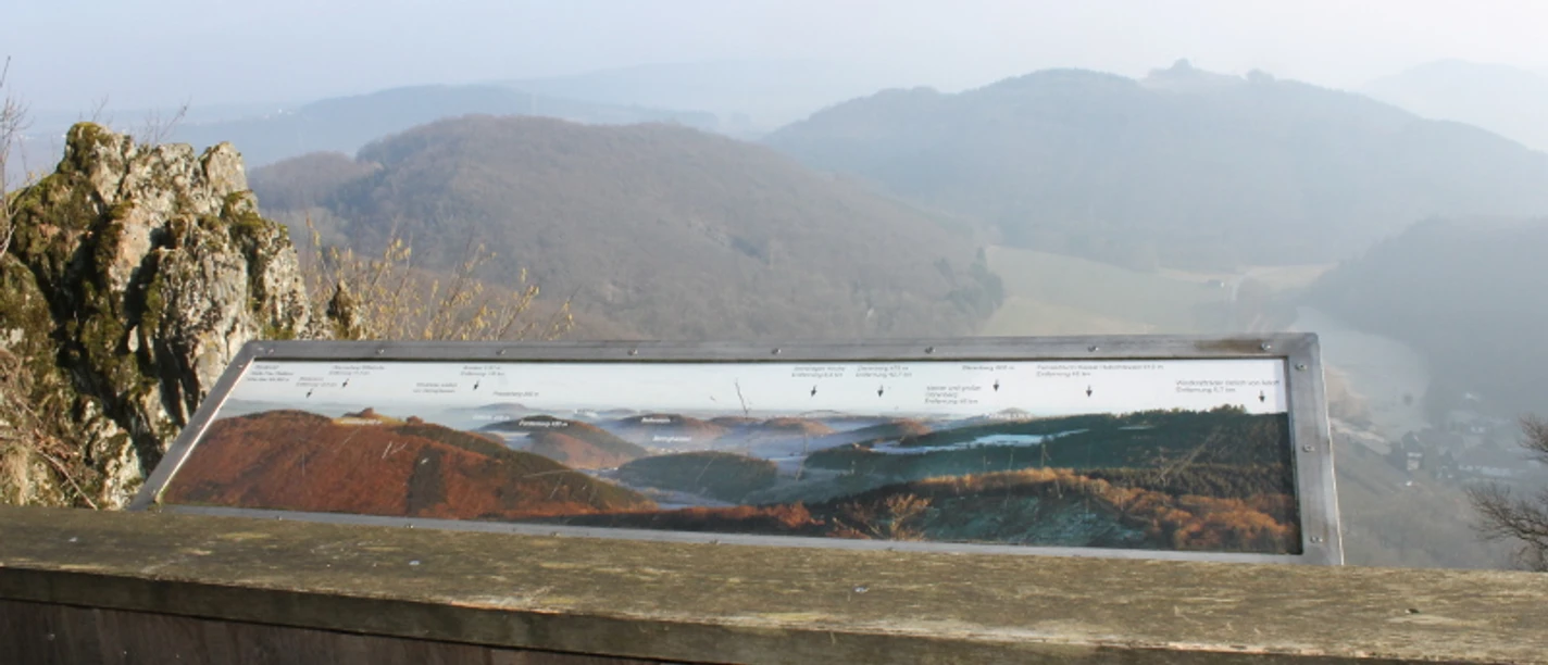 Rösenbeck Aussichtsplattform 4 klein.JPG