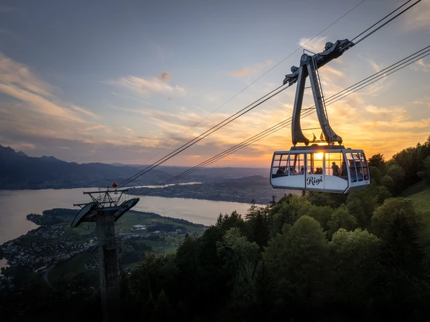 Schwebendes Restaurant_1.jpg