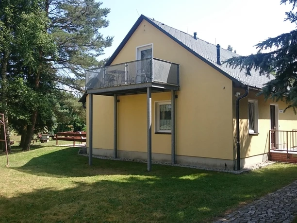 Aussenansicht mit Balkon