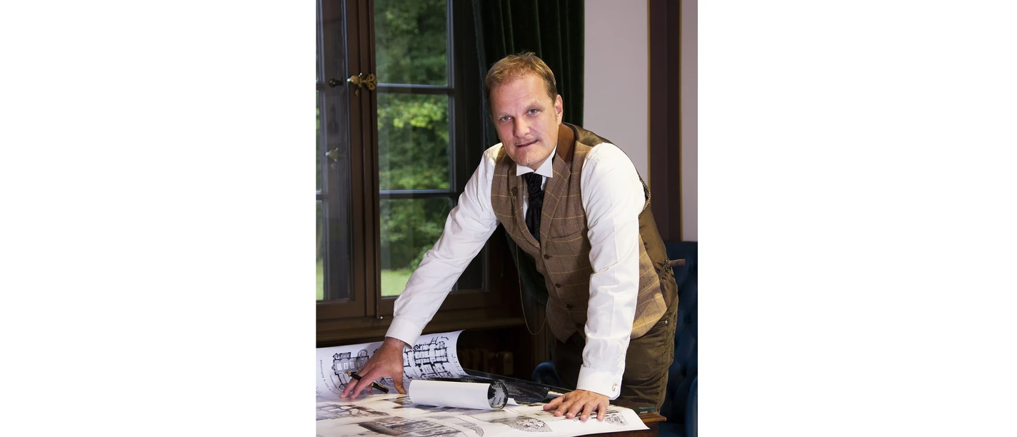 Zeitreisenführung auf Schloss Evenburg - Graf Carl Georg von Wedel "Suscipere et finiere!" De foto toont de stadsgids Graaf Carl Georg von Wedel