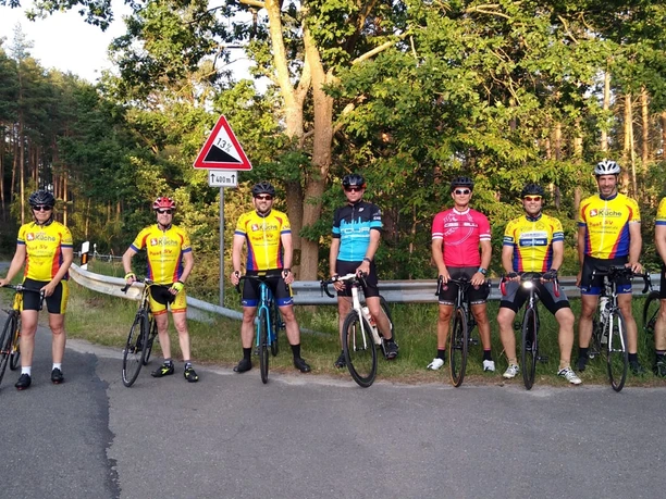 Rennradgruppe am Kniepenberg