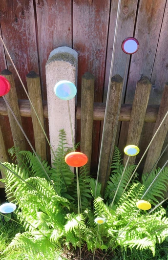 hausgemachte Lollies am Barmannwegzaun