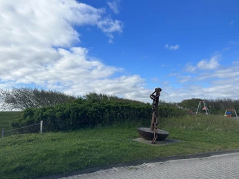 Sehenswürdigkeit - Skulptur Pilzanker auf Juist.jpeg Sehenswürdigkeit - Skulptur Pilzanker auf Juist