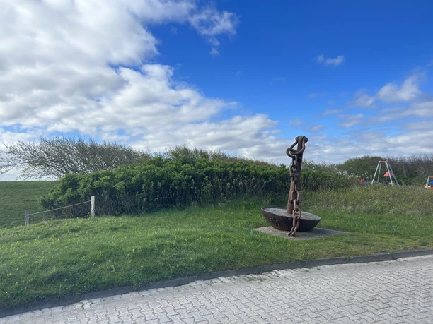 Sehenswürdigkeit - Skulptur Pilzanker auf Juist.jpeg Sehenswürdigkeit - Skulptur Pilzanker auf Juist