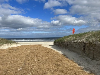 Strandaufgang Loogbauer / Domäne Loog auf Juist.jpeg Strandaufgang Loogbauer / Domäne Loog auf Juist