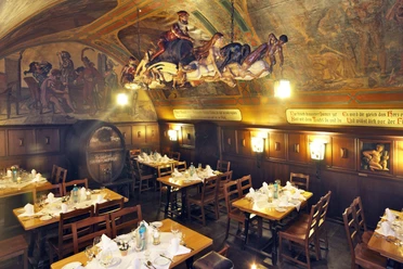 Tagungsraum Fasskeller mit Bankettbestuhlung im Restautrant und der Eventlocation Auerbachs Keller Leipzig – präsentiert vom Leipzig Convention Bureau