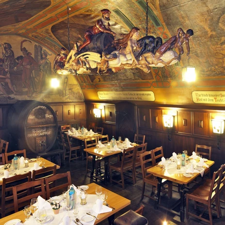Tagungsraum Fasskeller im Restaurant und der Eventlocation Auerbachs Keller Leipzig | Leipzig Convention Bureau Tagungsraum Fasskeller mit Bankettbestuhlung im Restautrant und der Eventlocation Auerbachs Keller Leipzig – präsentiert vom Leipzig Convention Bureau