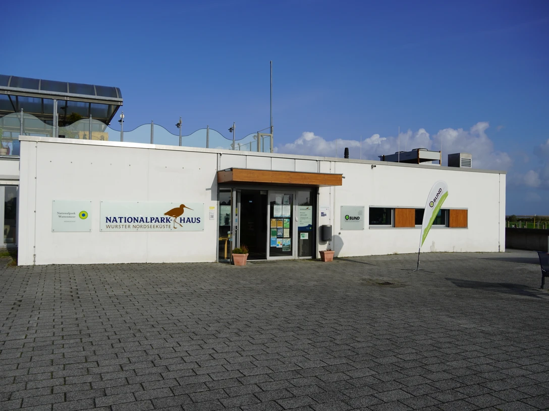 © Nationalpark-Haus Eigang von außen - YF (2).JPG