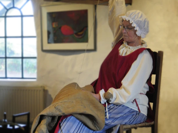 Anne Oltmanns, Näherin Henriette.jpg