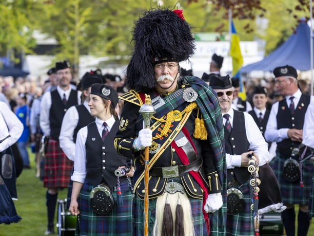 2305_highland_0215.jpg Pipe major