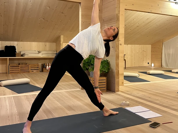 Yoga Berglodge Goms Michèle