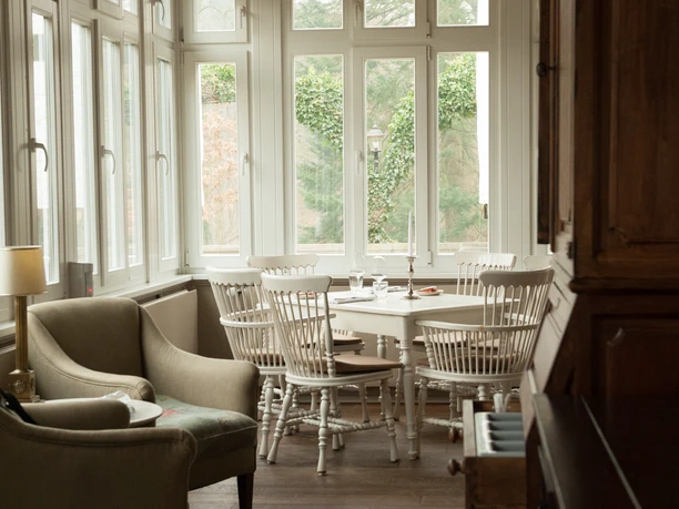 Waldesruh am See_Innenansicht Wintergarten.jpg