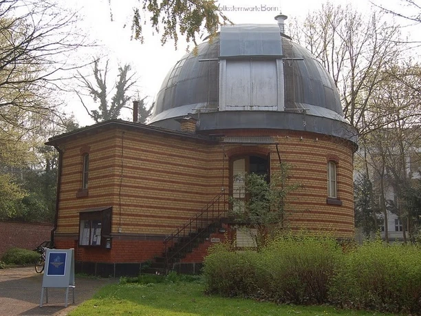 Volkssternwarte Poppeldorf außen Volkssternwarte Bonn Astronomische Vereinigung e. V.jpg
