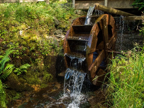 Wasserrad am Waldarbeitermuseum Latrop Wasserrad am Waldarbeitermuseum Latrop