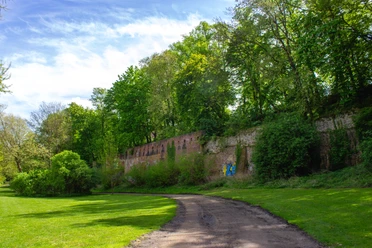 Die Lüneburger Stadtmauer reste der stadtmauer von lüneburg