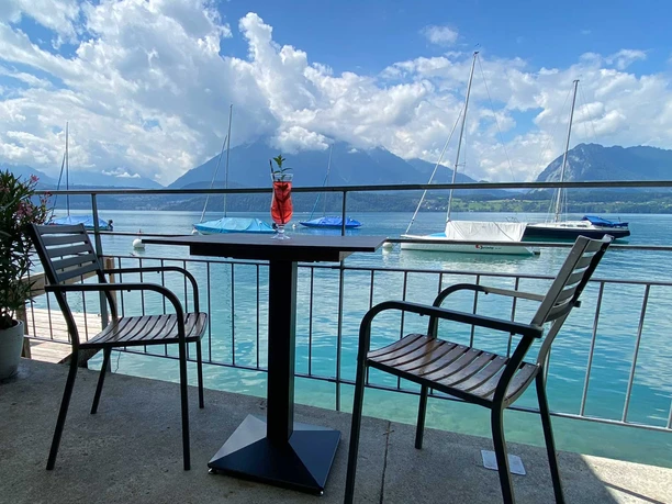 restaurant-eden-beach-tisch-thunersee.jpg