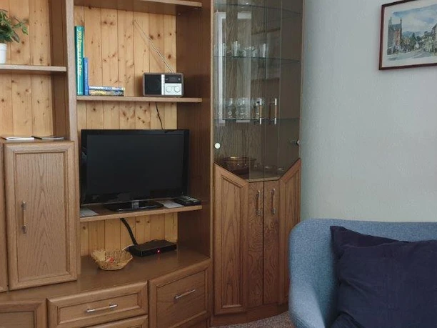 WVRT-Ferienwohnung-Landhuesli-Ferhseher.jpg