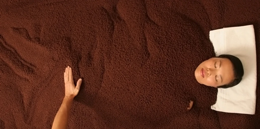 Miwako von Planta - Bien-être Steinbad im WellnesszentrumStone bath in the wellness centreBain de pierre au centre de bien-être