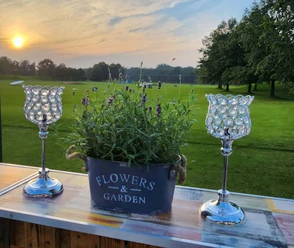 cafe-am-meer-sonnenuntergang.jpg