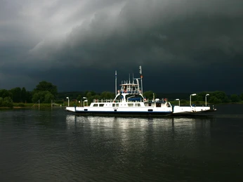 Elbfähre Tanja Elbfähre TanjaElbe ferry TanjaElbe-færgen TanjaVeerboot Elbe Tanja