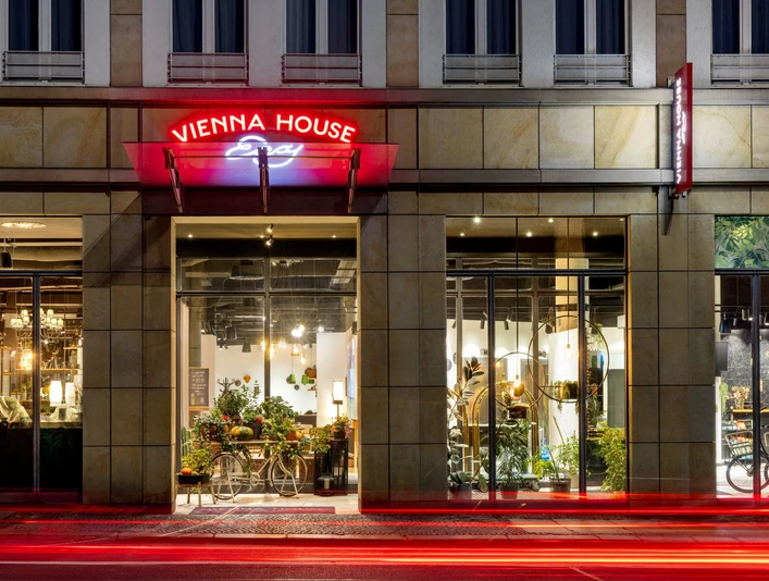 Conference hotel Vienna House Easy by Wyndham Leipzig for your meeting & conference in Leipzig Tagungshotel Vienna House Easy by Wyndham Leipzig für Tagung & Konferenz Leipzig ConventionConference hotel Vienna House Easy by Wyndham Leipzig for meeting & conference Leipzig conventionKonferenční hotel Vienna House Easy by Wyndham Leipzig pro zasedání a konference Leipzig ConventionHotel konferencyjny Vienna House Easy by Wyndham Leipzig na spotkanie i konferencję Leipzig ConventionConferentiehotel Vienna House Easy by Wyndham Leipzig voor vergadering & conferentie Leipzig ConventieHotel per conferenze Vienna House Easy by Wyndham Leipzig per riunioni e conferenze Convenzione di Lipsia