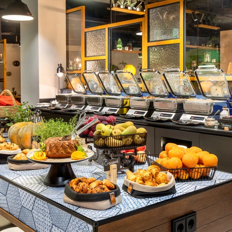 Frühstücksbereich bakery im Tagungshotel Vienna House Easy by Wyndham Leipzig - präsentiert vom Leipzig Convention BureauBreakfast area bakery at the conference hotel Vienna House Easy by Wyndham Leipzig - presented by Leipzig Convention Bureau