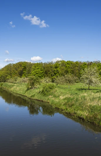 Die Krainke beim Burgwall Die Krainke beim BurgwallThe Krainke at the castle rampartLa Krainke près du rempart du châteauDe Krainke bij de kasteelmuurKrainke ved borgens vold