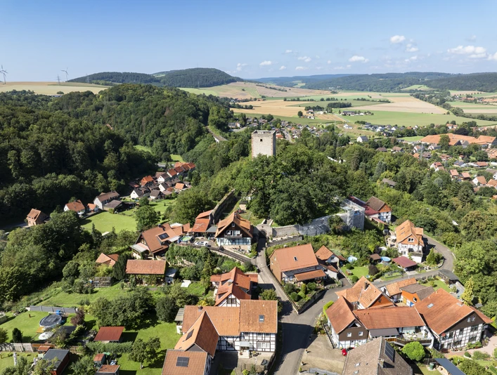 Luftaufnahme Greener Burg Luftaufnahme der Greener Burg im Sommer.