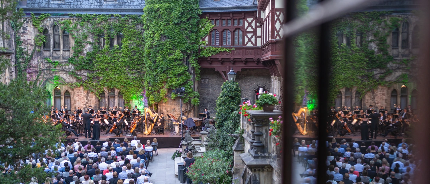 Festspiele_Schloss_C_Lysann Weber.jpg