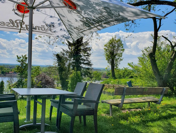 Elbterrasse©Dorothée Meyer (5).jpg