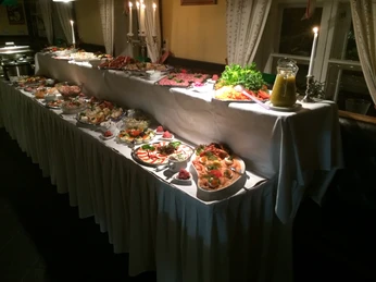 Büffet 1©Hotel Zum Alten Schifferhaus.JPG