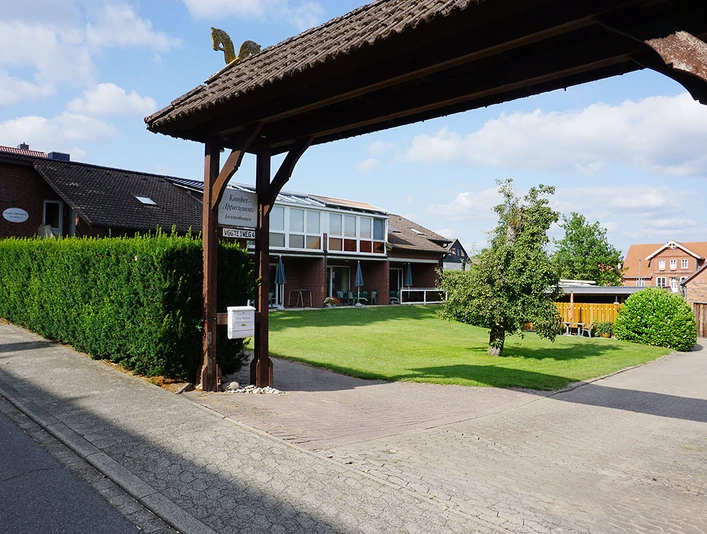 Zufahrt zur Appartment-Anlage