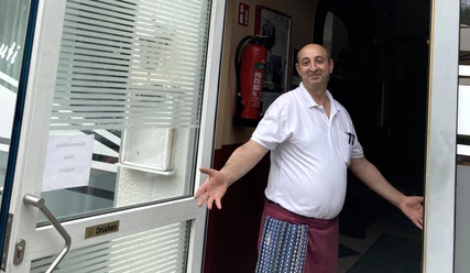 Pizzeria Sizilia mit Eigentümer Pizzeria Sizilia mit Eigentümer