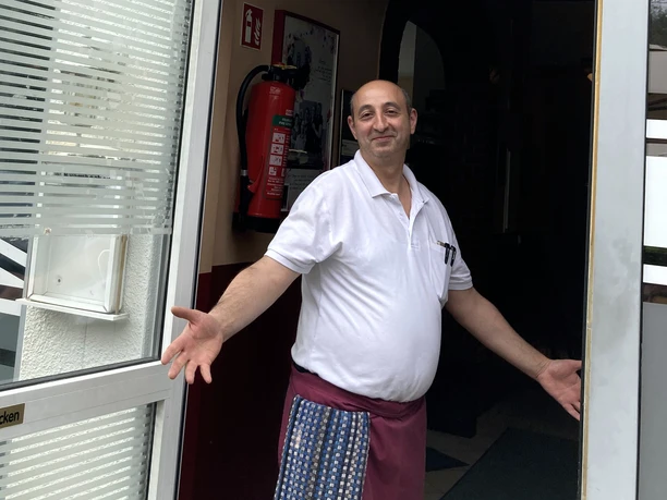 Pizzeria Sizilia mit Eigentümer Pizzeria Sizilia mit Eigentümer