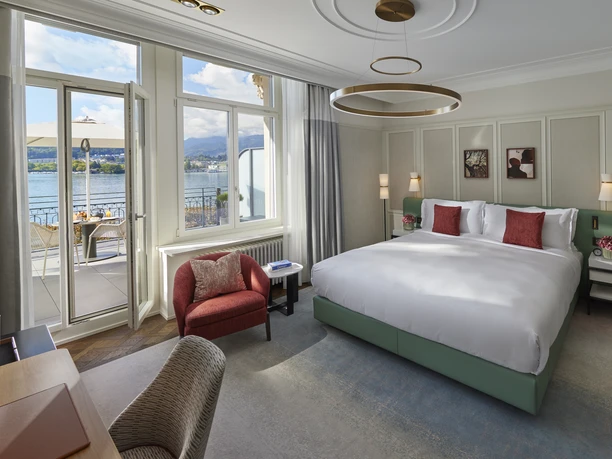 Deluxe Lake View Roo