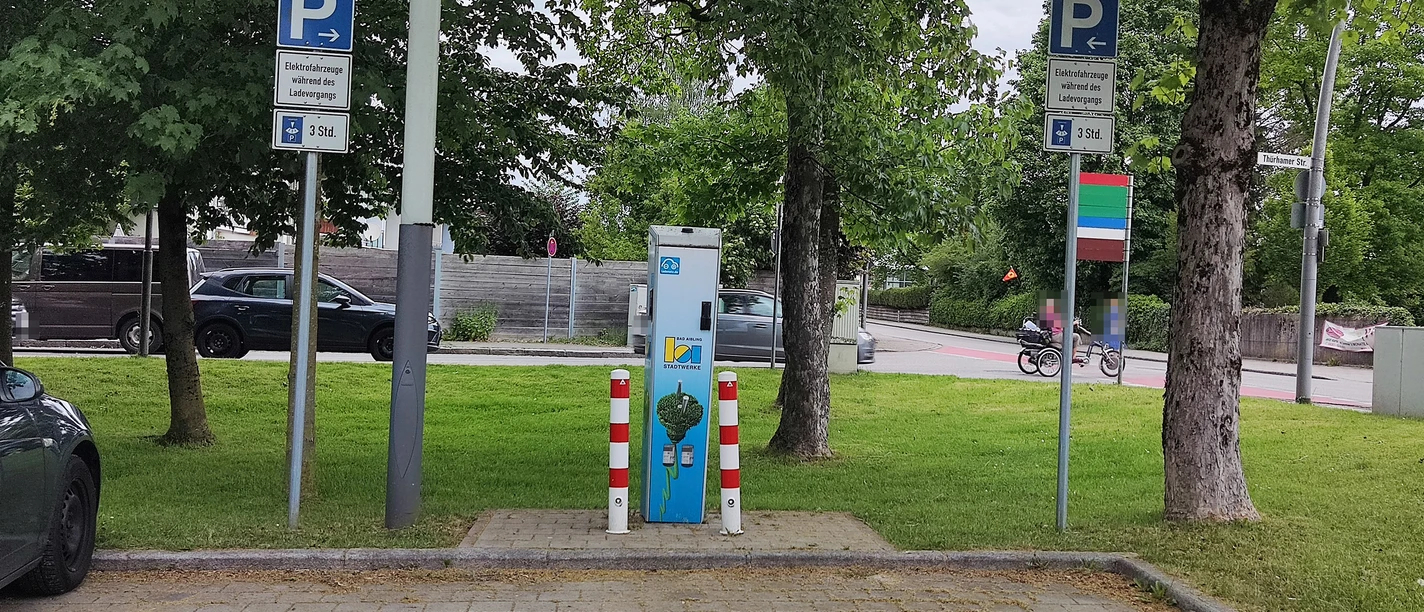 E-Ladestation-Parkplatz-Berufschule