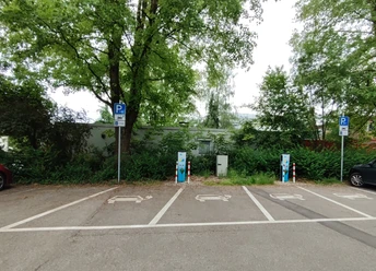 E-Ladestation-Parkplatz-Realschule