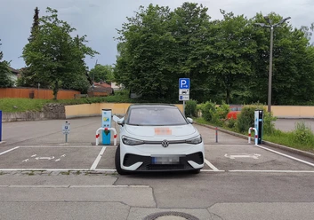 E-Ladestation-Parkplatz-Schmelmer-Hof