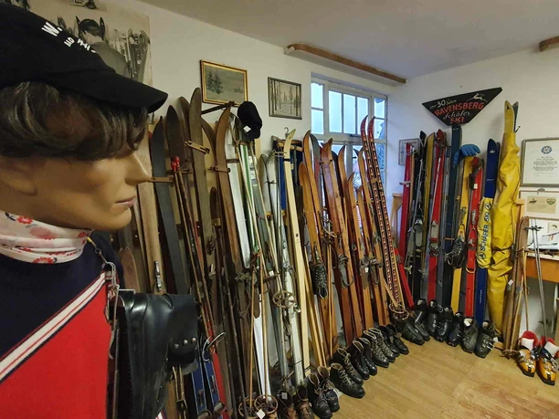 Wintersport- und Heimatmuseum Bad Sachsa - Skier in der Ausstellung