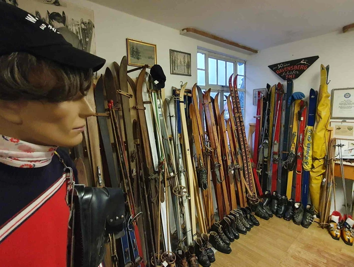 Wintersport- und Heimatmuseum Bad Sachsa - Skier in der Ausstellung Wintersport- und Heimatmuseum Bad Sachsa - Skier in der Ausstellung