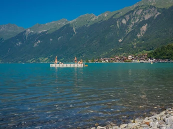 strandbad-brienz-floss-familie-brienzersee.jpg