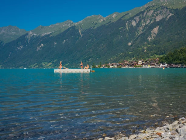 strandbad-brienz-floss-familie-brienzersee.jpg