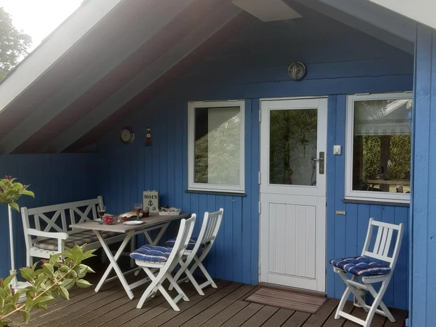 Eingang mit Terrasse an der Küche Eingang mit Terrasse an der Küche