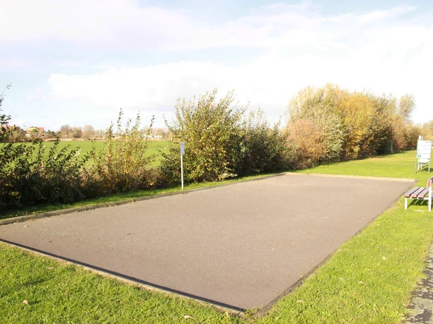 Boule Platz am Yachthafen Neuhaus/Oste