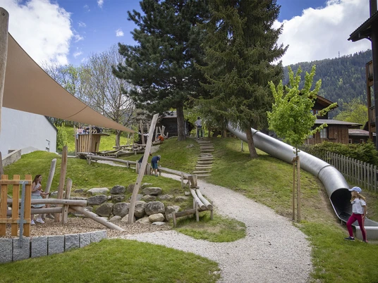 Spielplatz Schulhaus Fiesch Spielplatz Schulhaus Fiesch in der Aletsch Arena