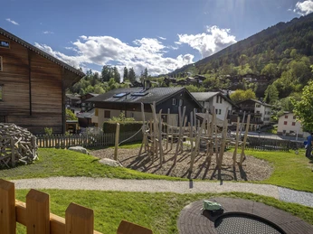 Spielplatz Schulhaus Fiesch Spielplatz Schulhaus Fiesch in der Aletsch Arena
