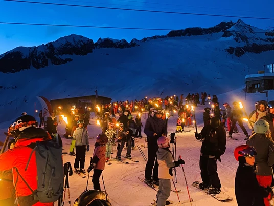Fackelabfahrt 2 - Schneesportschule Belalp (1).jpg