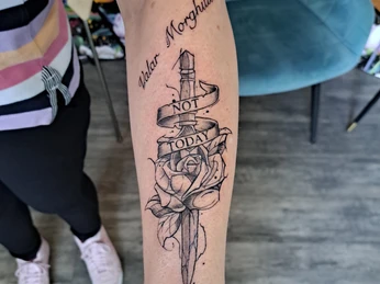 Schwert - Nice Line Tattoo Mölln Schwert - Nice Line Tattoo Mölln