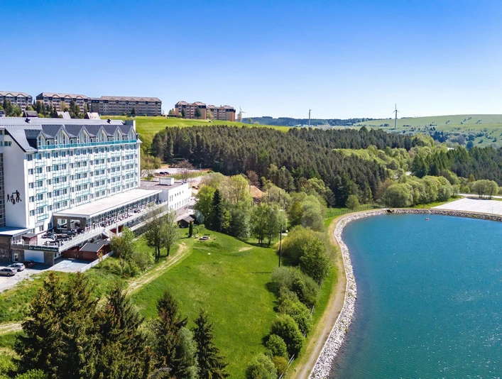 Außenansicht im Sommer